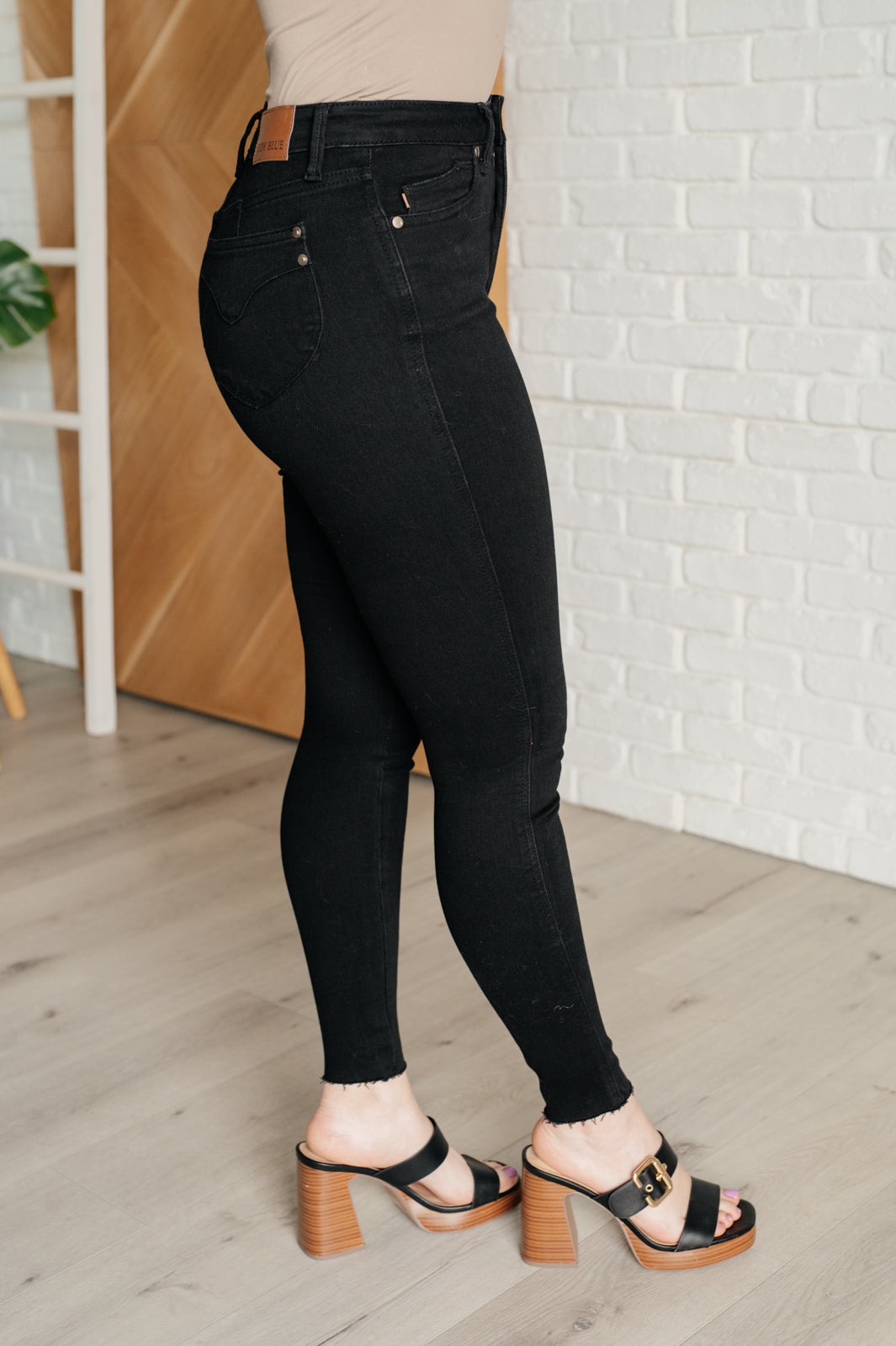 Marie Jeans (Judy Blue Tummy Control Black Jeans)