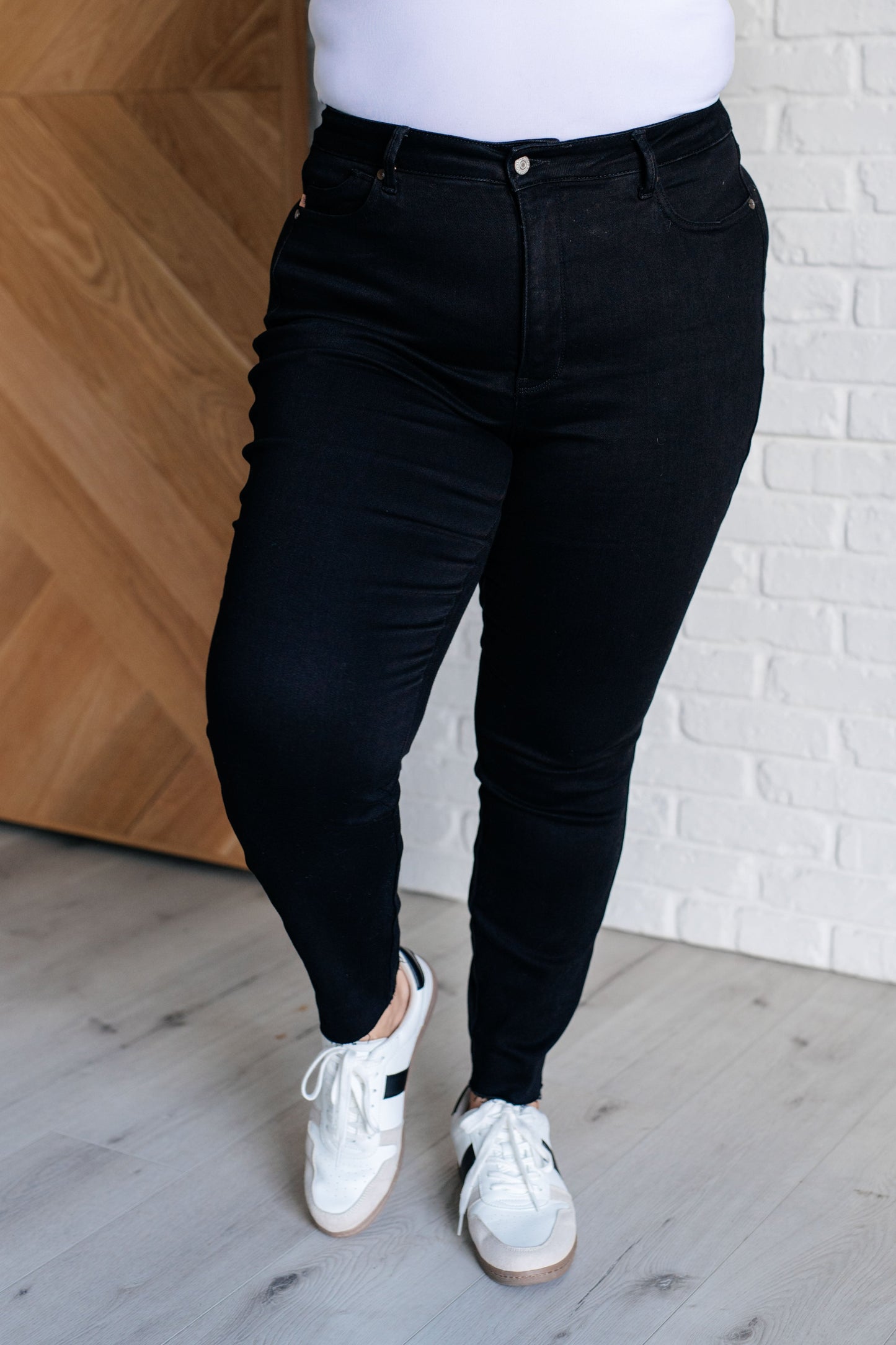 Marie Jeans (Judy Blue Tummy Control Black Jeans)