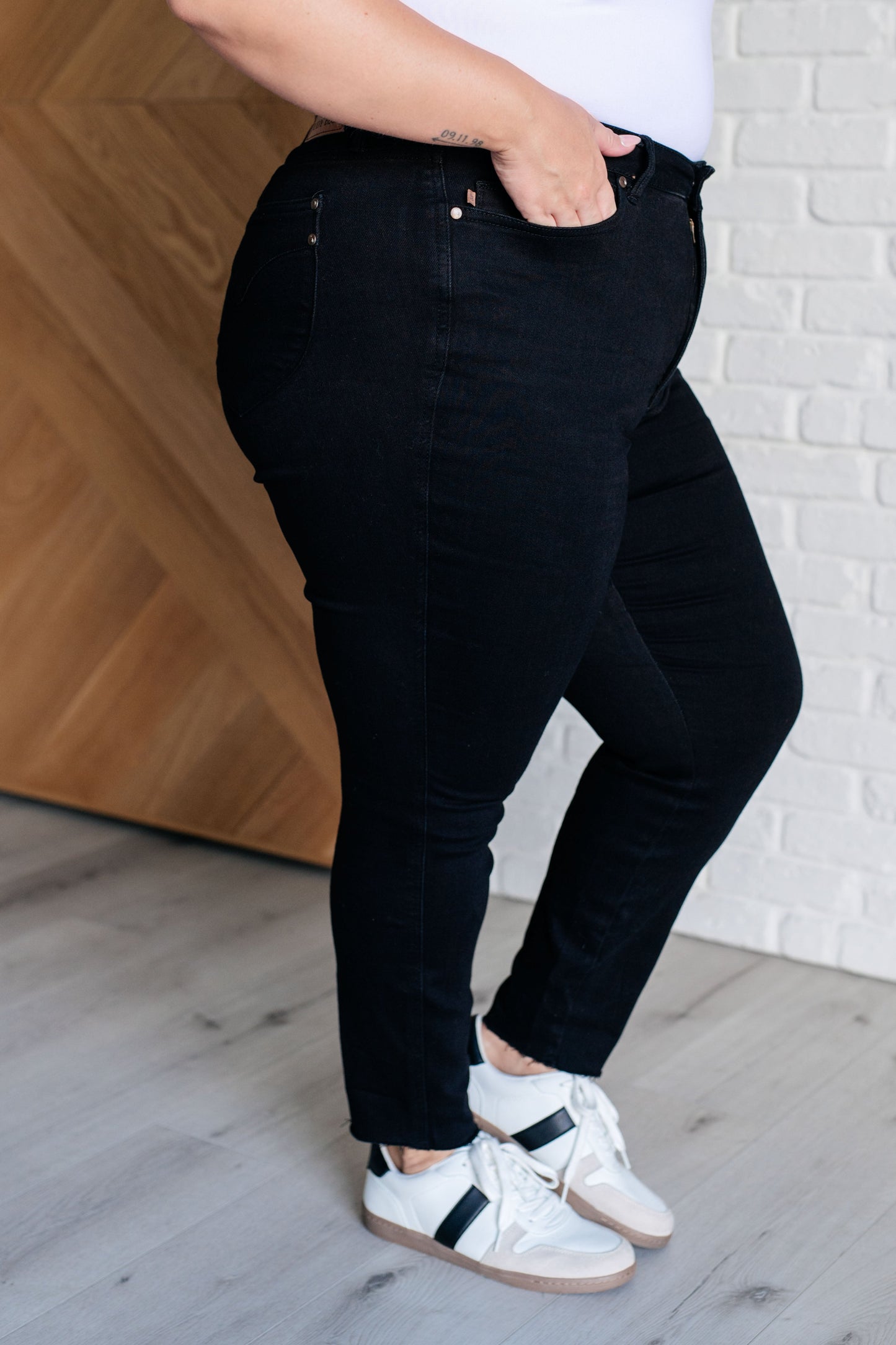 Marie Jeans (Judy Blue Tummy Control Black Jeans)